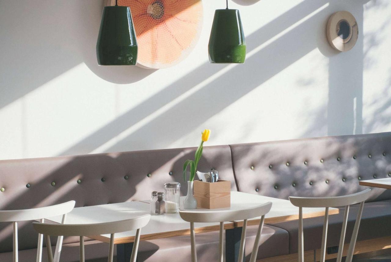 Vienna House Easy By Wyndham Guenzburg Hotel Bagian luar foto