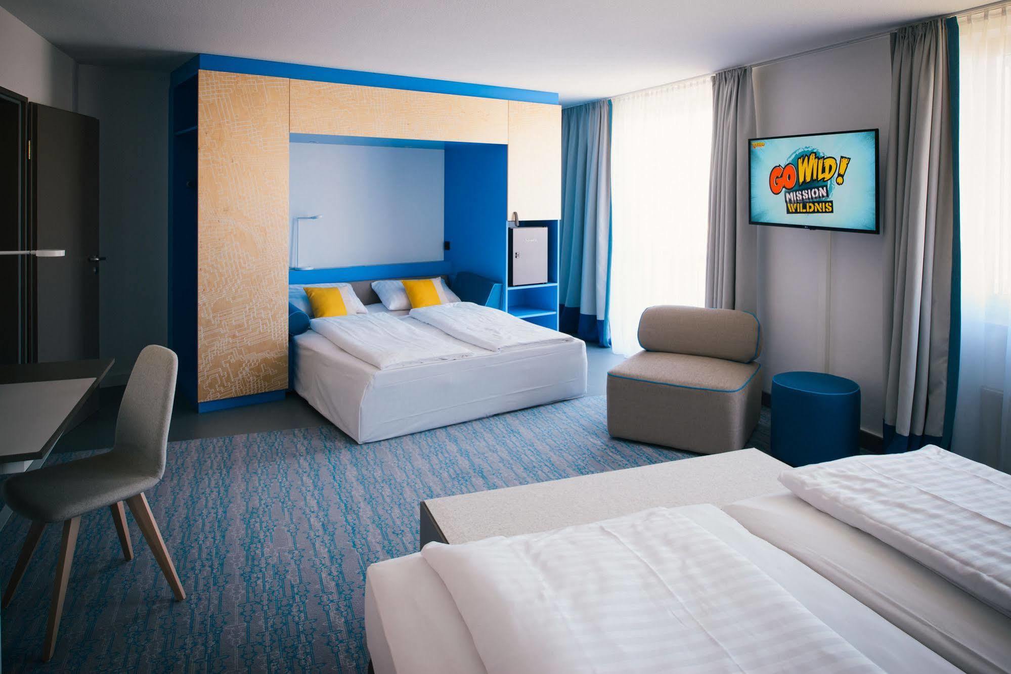 Vienna House Easy By Wyndham Guenzburg Hotel Bagian luar foto
