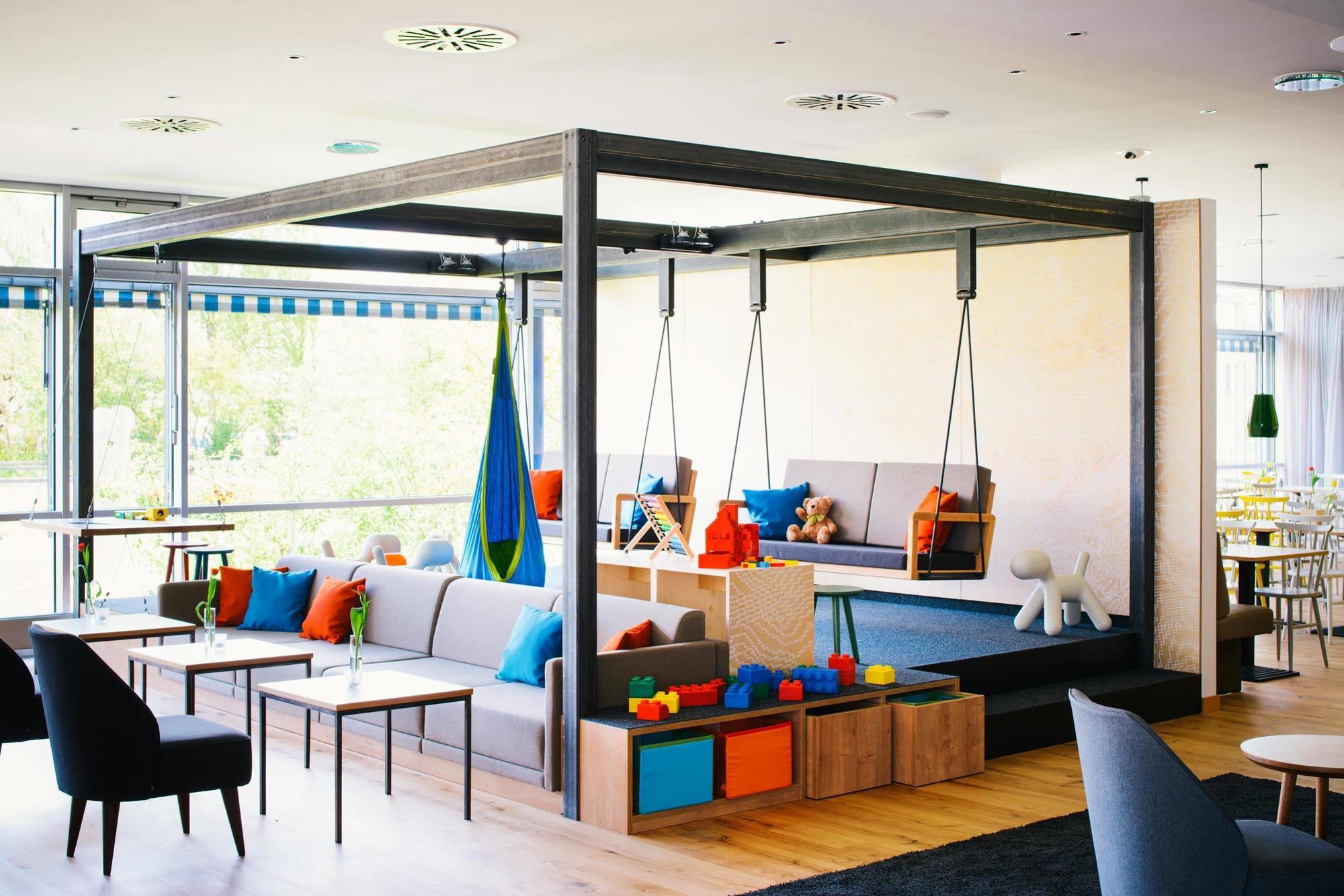 Vienna House Easy By Wyndham Guenzburg Hotel Bagian luar foto